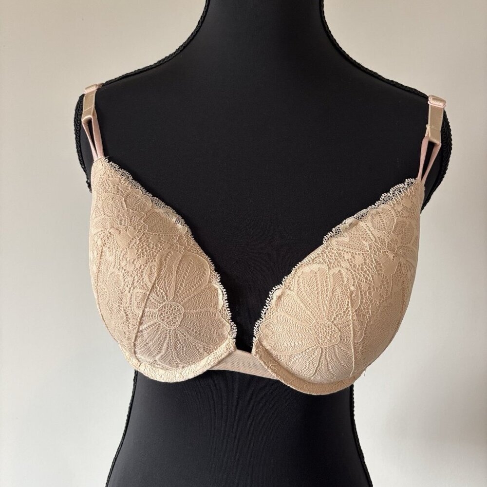 Victoria’s Secret Beige Lace Push Up Bra Size 36C Under‎ Wired